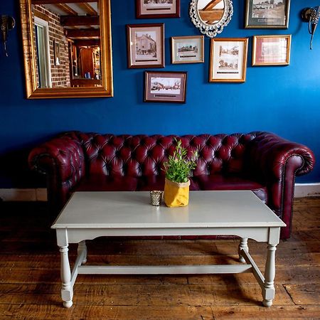 The Royal Oak Hotel Hawkhurst Bagian luar foto