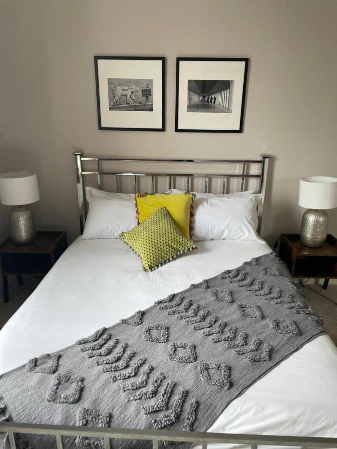 The Royal Oak Hotel Hawkhurst Bagian luar foto